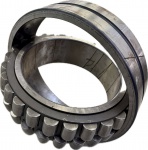 Escultura em aço escovado com movimento circular, peça pesada. Med. 40 cm.