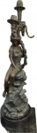 Magnífico e imponente Candelabro em bronze para 4 velas decorado com Figura feminina, base em mármore. Med. Total 80 X 28 cm.
