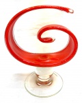 Linda Escultura Abstrata em vidro artístico de Murano na cor translucido e vermelho. Med.22 x 17cm.