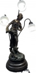 Belíssima e imponente Escultura/Luminária em petit bronze representando camponesa. Med. Total 98 X 52 cm.