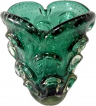 Murano - Italia Anos 50 - Antigo Vaso em Murano Italiano Anos 50 da série Cacto na cor verde decorado com bolhas internas (apresenta pequena batida embaixo, não interfere). Med. 23 X 17 cm.