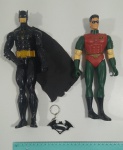 Dupla Batman e Robin - marca Kenner e Mattel + Chaveiro contém pequenas marcas ( robin com perna com uper bonder)