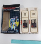 Walkie Talkies Combat Communicators (Modelo DP-342, com a marca "Diplomat" / fabricado pela Boxer não foi realizado testes - aberto a tampa há sinais de ferrugem e falta as molas do contato