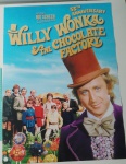 Poster para emoldurar  retrô Oficial 70x50cm - Filme A Fantástica Fábrica de Chocolate- pode conter mínimas marcas nas pontas - item enviado em formato cilíndrico.