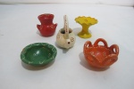 5 miniaturas de utensílios em cerâmica decorados com rica policromia pintados à mão - Origem - Maragogipinho - Bahia. Década 60 - 2 imperfeições