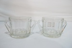 Duas antigas taças de vidro para consomé