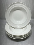Roberto Simões - Jogo de 6 pratos fundos de massa, sopa em porcelana branca. Medindo 23,5cm x 4cm de altura.