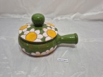 Pequena panela em cerâmica vitrificada, verde. Medindo 12cm x 6cm de altura.