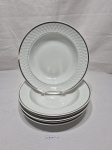REAL - Jogo de 6 pratos fundos de massa, sopa em porcelana, friso prata. Medindo 23cm de diâmetro. Contém bicados.