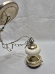 Lindo aplique, luminária em metal dourado com acabamento em porcelana branca. Medindo 60cm de comprimento.