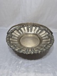 (26BI00282)  - Cesta, fruteira, centro de mesa em alpaca, relevos. Medindo 30cm x 8cm de altura.