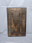 Linda placa decorativa reproduzindo a famosa ilustração litográfica do Grande Pórtico do Templo de Dendera em Bronze. Medindo 56,5cm x 36,5cm .