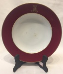 COLECIONISMO- maravilhoso prato fundo de coleção, com borda rubi , friso e brasão em ouro. Marcado na base.