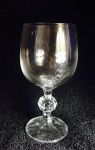 BOHEMIA - Bela taça para coleção, de cristal da Bohemia, cabo decorado com cabochão lapidado. Med. 16cm de altura.