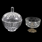 Compoteira e bowl em cristal com pé em bronze. Altura: 17,0 cm