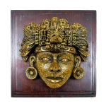 Escultura de máscara civilização pré colombiana  em resina sobre placa de madeira. Meds: 21,5 cm x 21,5 cm