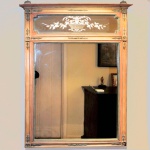 Espelho em madeira policromada, formato retangular estilo eclético, século XX. Meds: 119 x 67,0  cm