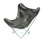 MINIATURA- cadeira de design de couro e metal prateado, com incrível semelhança à original! Uma graça!