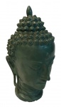 Linda escultura representando cabeça de Buda de cerâmica, medindo 35 cm alt.