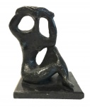 SONIA EBLING - Linda escultura em bronze patinado, representando Adriana, medindo: 23 cm alt. x 17 cm x 15 cm