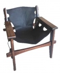 SERGIO RODRIGUES - Maravilhosa cadeira Kilim, em jacarandá e couro preto, em perfeito estado