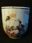 Xícara em porcelana Cia das Indias, século XVIII,  família rosa período Quianlong ( 1736-1795), sem pires, 6 x 8 cm
