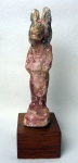 Anubis, escultura em cocotier e pintada, egípcia da 11 e12 dinastia, cerca de 1991 e 1786 antes de Cristo, 14,5cm sem pedestal e 18cm com pedestal