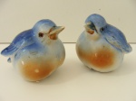 Saleiro e pimenteiro em porcelana europeia em forma de pássaro, 6x8 cm