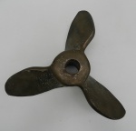 Helice em bronze medindo 12cm largura 35cm e profundidade 35cm