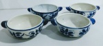 Conjunto de 4 peças  de sobremesas ou aperitivos em porcelana de Monte sião estilo borrão azul . Mede: 11 cm