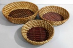 Jogo de cestos de bambu rigido proveniente de Bali . Medem: 25 -- 21 - 17  cm