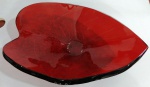 Sensacional Centro de Mesa em vidrão vermelho em formato de folha . Pode ser usado com Cuba de Pia Mede : 52 x 35 x 8 cm