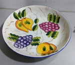 Tijela desenho de frutas  com detalhe azul na borda com pequenos bicados na borda , marca LeGourmet Estilo Italiano - Medida: 7 X 34 CM