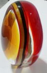Maravilhoso enfeite em MURADO oval com representação de cores- Pequeno bicado .Mede: 21 cm