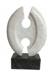BRUNO GIORGI - escultura em mármore, medindo: 24 cm alt.