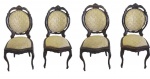 Maravilhoso conjunto de 4 cadeiras medalhão em jacarandá com encosto e assento em tecido.