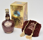 BEBIDA - Royal Salute - The Ruby Flagon - 21 Years Old - Scotch Whisky - Chivas Brothers - Excepcional whisky escocês engarrafado em porcelana rubi, tampa dourada, com capa em veludo vermelho bordado e caixa original. Lacrado. 700 ml.