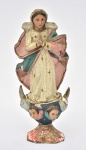 ARTE SACRA - "Nossa Senhora da Conceição", antiga imagem brasileira do Séc. XIX esculpida em madeira policromada, com resquícios de douração. Med.: 25 cm. Obs.: no estado.