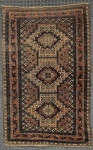 KAZAK - Antigo tapete caucasiano tribal de coleção, feito a mão em lã sobre lã. Med.: 131x81 cm.