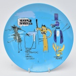 LIMOGES - Irreverente prato em cerâmica francesa, representando "The Dingoes that Park their Brain with Their Gum" (Jean-Michel Basquiat - 1988). Med:. 22x22cm