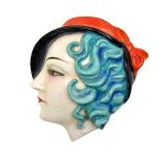Máscara em faiança italiana no estilo Art Decó belo rosto feminino em perfil. Med: 19,5 x 18 cm