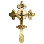 Crucifixo em bronze dourado, ponteiras com medalhas de Maria, José e Pai Eterno em relevo. Meds: 41,5 cm x 25,5 cm