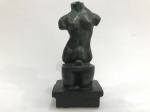 SALVADOR DALI - Excepcional escultura em bronze patinado, tiragem 101/350, assinada Dali. Med.: 18x9 cm.