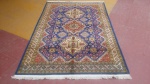 AZERBAIDJAN - Tapete russo, feito à mão, em lã sobre algodão. Em perfeito estado, devidamente lavado. Med.: 150x220 cm.