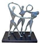 ALFREDO CESCHIATTI (1918 - 1989) - "As Três Graças", extraordinário grupo escultórico estilo moderno, em bronze patinado e cinzelado, base em granito preto, assinada no bronze. Med.: 128x115 cm (somente bronze). Altura total: 138 cm.
