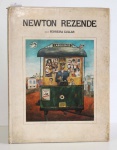NEWTON REZENDE. Ferreira Gullar / Galeria Bonino - RJ, 1980. Exemplar numerado 104/1500. Ilustrado. 130p. Com desenho de Newton Rezende datado de 1980, na primeira folha. 