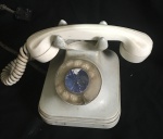 Telefone antigo não testado seu funcionamento .