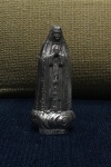 Maravilhosa imagem escupida  em prata de lei  representado Nossa Sra. De Fatima  séc. XIX peso 125 grs. , med. 10 cm de Alt.