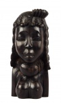 Escultura em madeira nobre, representando figura feminina. África Séc. XX. 23 cm.