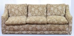 Belo e confortável sofá para três lugares, estofado em resistente tecido de estampa floral. Marcas de uso. No estado. Medidas: Altura - 81,0 cm; Largura 212,0 cm: Profundidade - 80,0 cm.NOTA: ESTE LOTE NÃO PODERÁ SER ENVIADO PELOS CORREIOS.